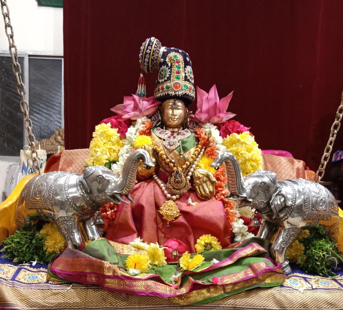 andavanashramam's tweet photo. Photos of Navaratri Thayar Utsavam Day 1 at Secunderabad, Delhi, Goregaon and Dombivli Ashramams
#Navratri #Hindu #Andavan https://t.co/hk0VzHIkCg