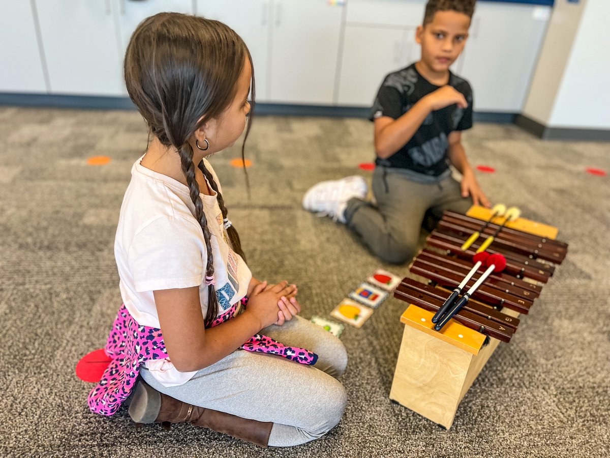 Composing a short melody with apple patterns this week! Fall is here 🍎 <a href="/EdgewoodPrimary/">Edgewood Primary</a> @laticia_kerr