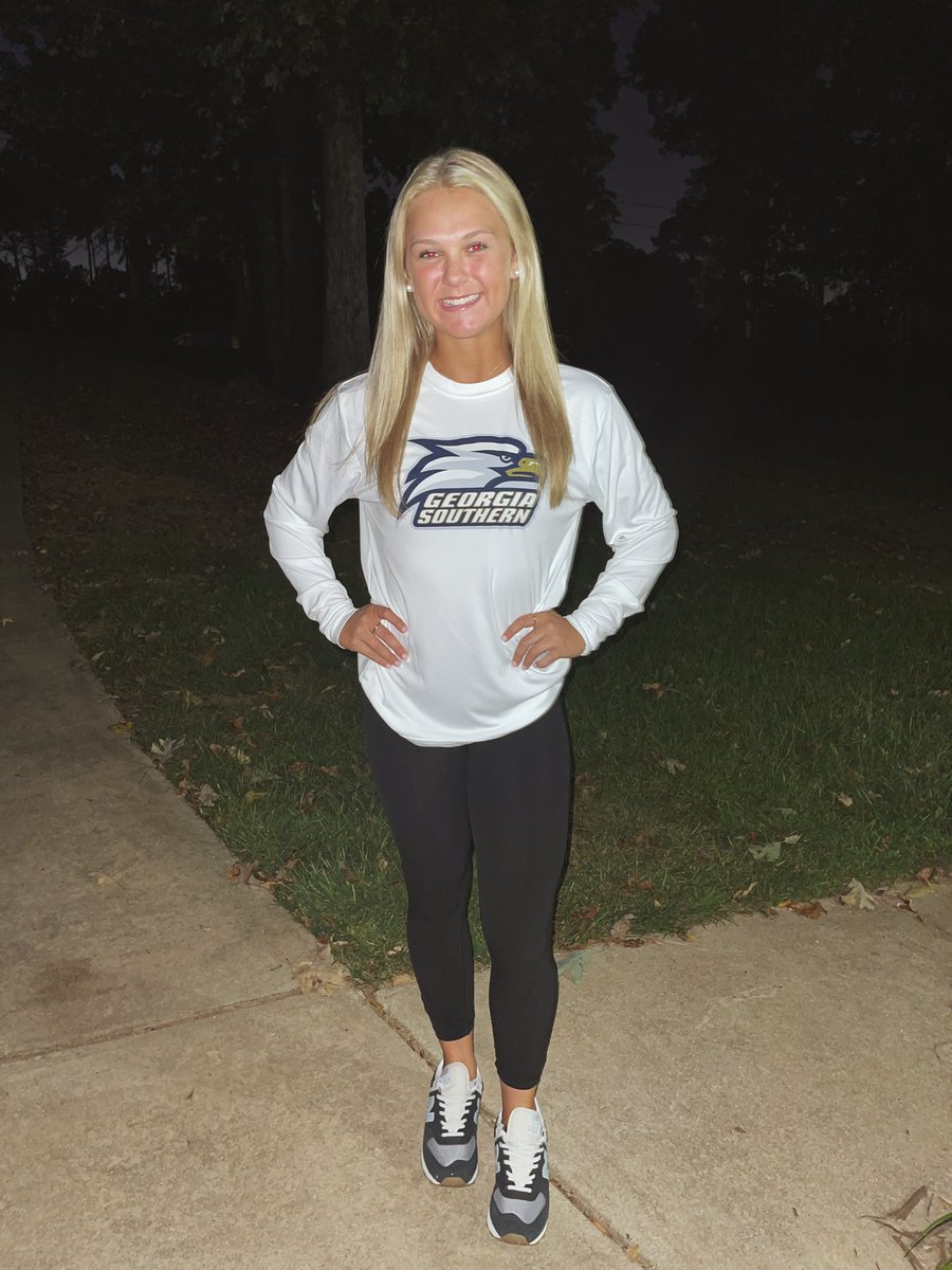 MadisonHumber2's tweet photo. It’s official! Thank you to @CoachPerkinsSB @heather_gelbard @MaryBethDen @suttonlong5 for this opportunity! GO EAGLES 🦅🤍 #GATA @gaimpact16U @MikeMaherII @hittingcoachJ @Just_us_Kicks https://t.co/yXzZhhViXy