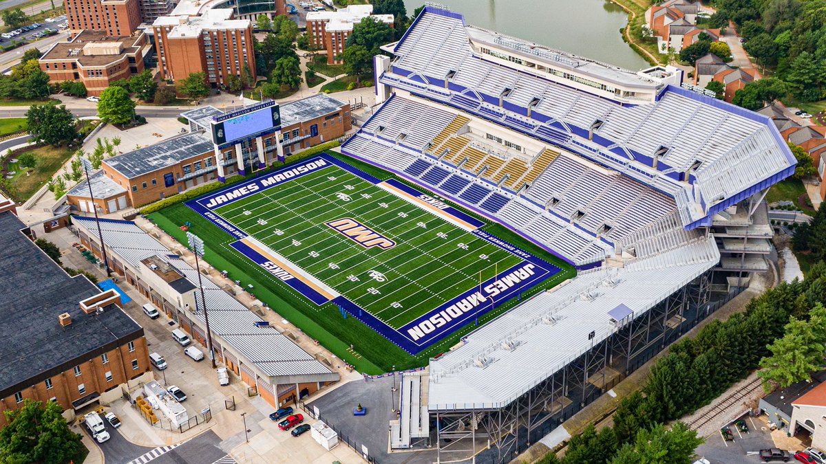 malcolmziglar's tweet photo. Blessed to have earned an offer from James Madison University!! Thank you @Coach_JMill @JMUCurtCignetti @Coach_BHaines @mhalloliver @CoachBirkett @Fuquayway @BHarrington_HC https://t.co/2Vyiuv1Det