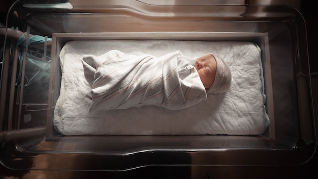 PopResearchCtrs's tweet photo. New mothers during #COVID19 felt the loss of establishing themselves as mothers and integrating their babies into their extended families, a mental health study shows.  @PSTC_Brown @_doralice_ #NICHDImpact
https://t.co/PpnNOYxKaH https://t.co/wo3Wk9c0jd