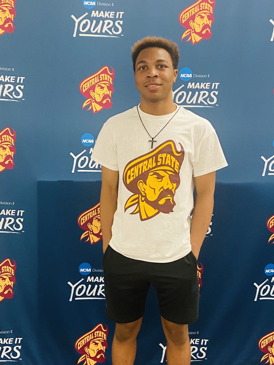 JordanCBrockman's tweet photo. Had my first official college visit and volleyball offer at central state university @GO_MARAUDERS @CentralState87 https://t.co/maQkizYh7H