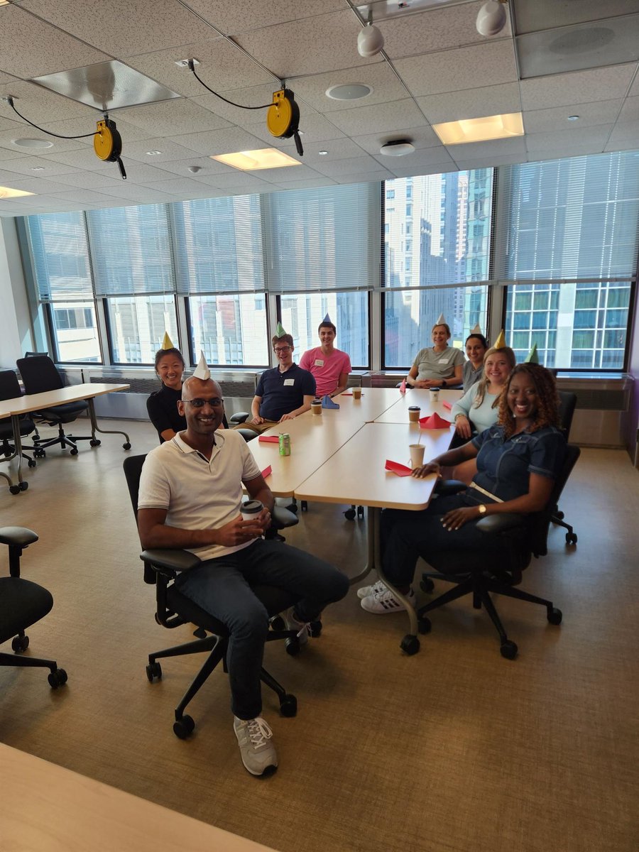 TheAPTAALI's tweet photo. Sharing from LAMP Leadership 201 at Northwestern University 👇Participants are taking part in the “6 Thinking Hats” activity which focuses on decision making skills for effective leadership. Here the participants had a little fun making actual hats! #LAMPLeadership https://t.co/mKtNA6F2Dt