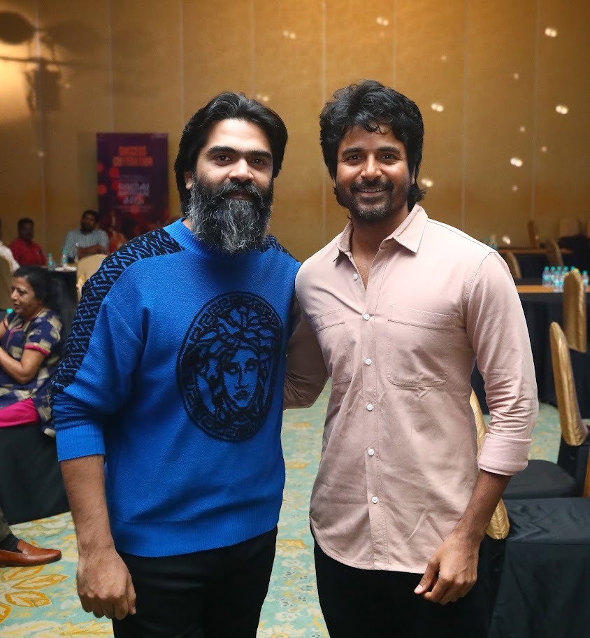 Yogaraj47511836's tweet photo. Team #VendhuThanidhathuKaadu Enjoyed the Success Celebration Meet with joy of giving a Successful film ! 
Thank u @Siva_Kartikeyan for joining us. 

#VTKSuccessMeet

@SilambarasanTR_ @menongautham @arrahman @VelsFilmIntl @IshariKGanesh @RedGiantMovies_ @Udhaystalin @DoneChannel1 https://t.co/JKe3kw7iLO