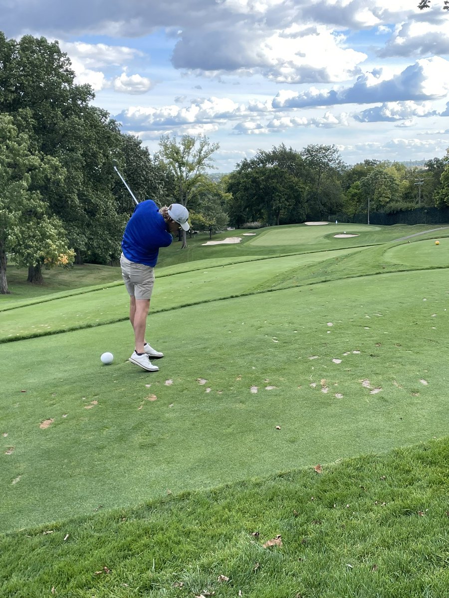 MadeiraGolfTeam's tweet photo. The CHL Champion Mustangs were able to keep their win streak alive today with solid scoring from several golfers at Wyoming GC. Leading the way for Madeira were Jackson Cunningham and Grant Rindels, both with 39. Tanner Temar helped with 43. Next step, Sectionals on Wednesday! https://t.co/zrZLT0g5gM