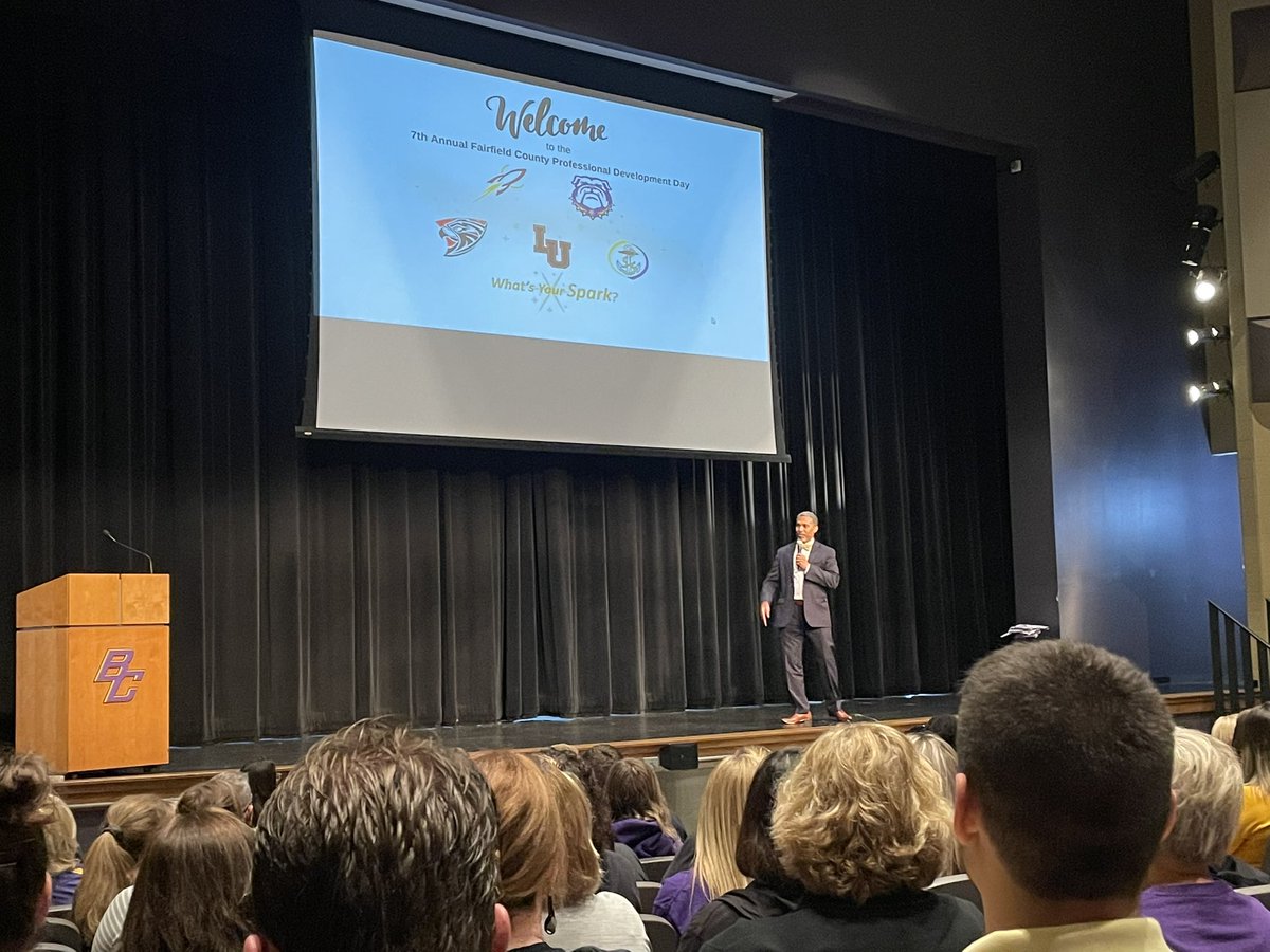 ShelleyGroves74's tweet photo. Keynote Dwight Carter kicked off a great PD day in Fairfield County!  What’s your SPARK!
#YourFutureOurFocus
#EFCTS
#DwightCarter https://t.co/8dDFxEKsmj