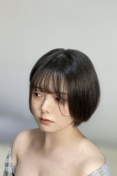 この写真絵みたいな顔してる 