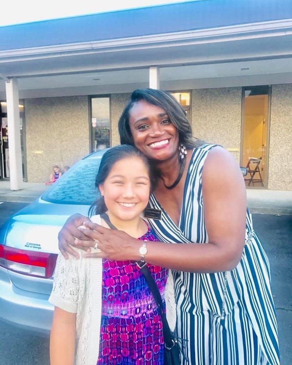 DonnaMcLeod4You's tweet photo. It is always amazing to watch them grow-up. It’s seems like yesterday I attended her first #Sabbath and her #batmitzvah #AriellaAyenesazan
#batmitzva #happyroshhashanah
#2016, #2019 #2022 https://t.co/2wABgwVgUQ