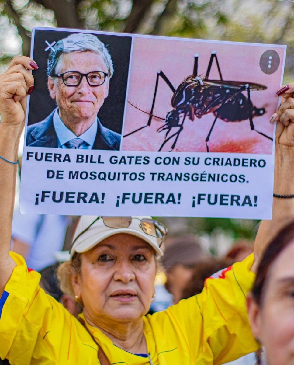 FisicoImpuro's tweet photo. Está es la mejor razón que he visto hoy por la que los uribistas salieron a marchar. Ésta y la del adoPtrinamiento. https://t.co/A7phskKLb0