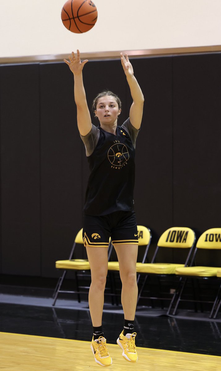 Day 1 in the books for the Year 1 crew! Looked good out there <a href="/jada_gyamfi/">jadagyamfi</a> <a href="/StuelkeHannah/">Hannah stuelke</a> <a href="/_taylormccabe/">Taylor McCabe</a>!