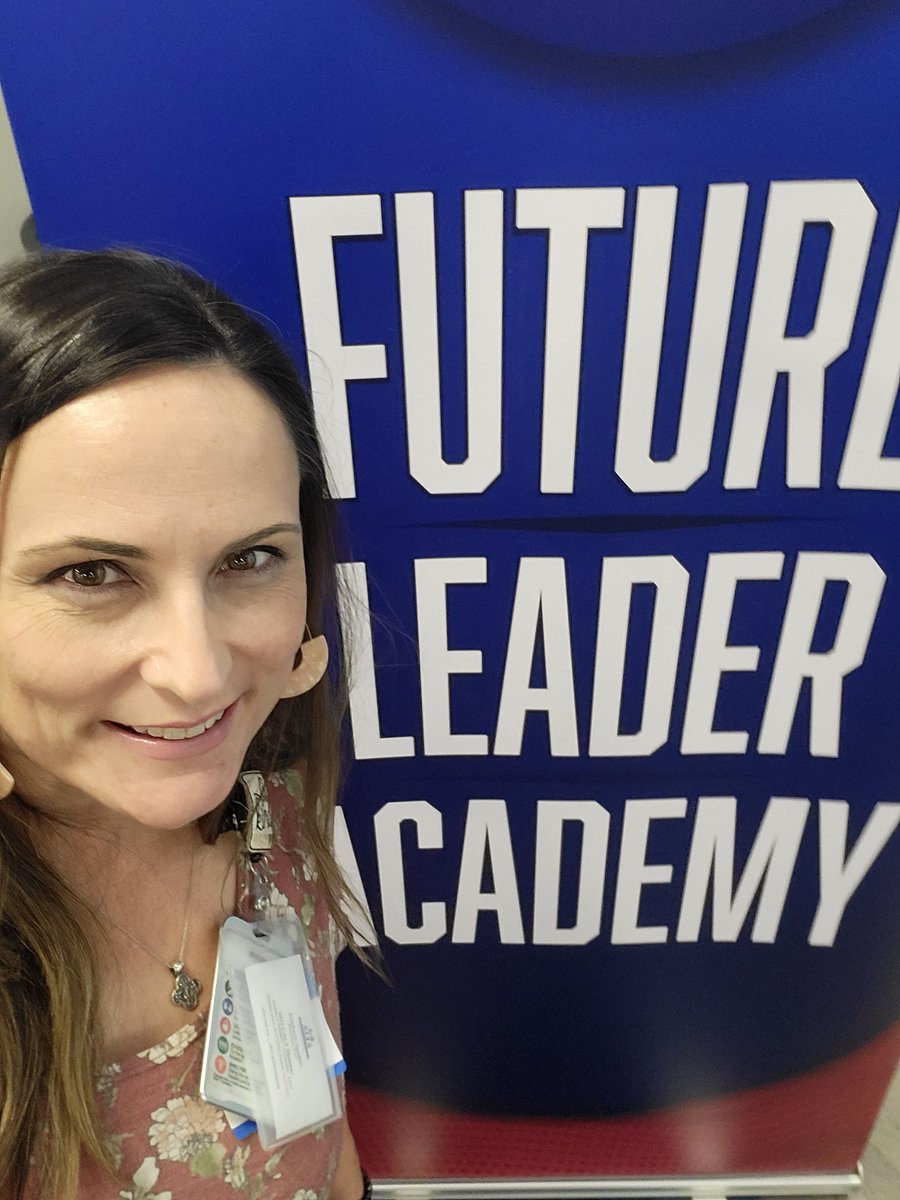 SandersSays080's tweet photo. Reflecting &amp; building on strengths at the Future Leaders Academy &amp; we're just getting started! #RISDBelieves #RISDFLA https://t.co/ICIV05Wvzg