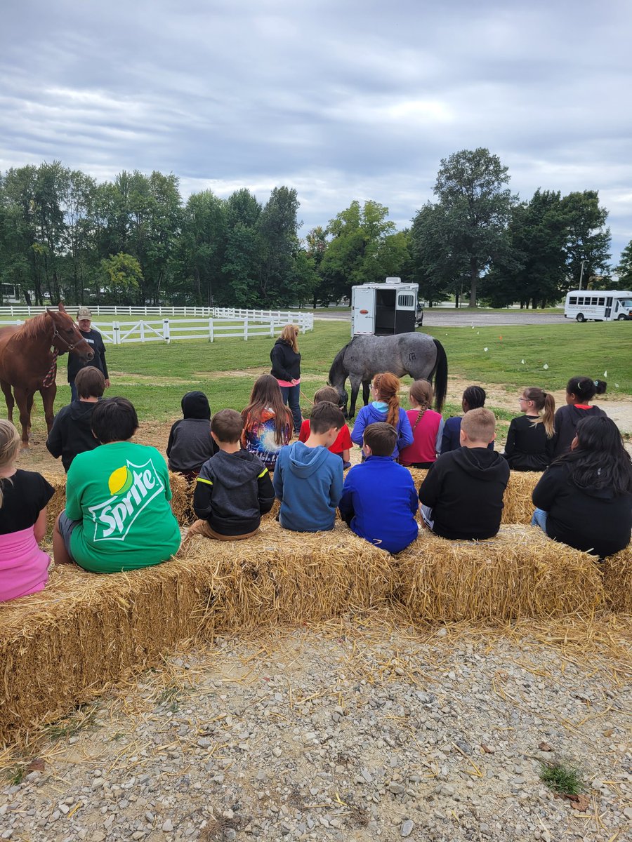 marleighraye's tweet photo. We had a great field trip to Farm Fair! We loved all the animals and learning about agriculture in our community! Our Daviess Co 4-H rocks! #burris4ths #iamwashington @WashCommSchools https://t.co/OogsnI260i