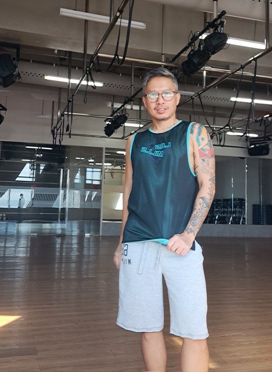 dancin4two's tweet photo. Early morning workout! #shbam time! #lesmills #lmap #reebok https://t.co/w0uFRYCaoL