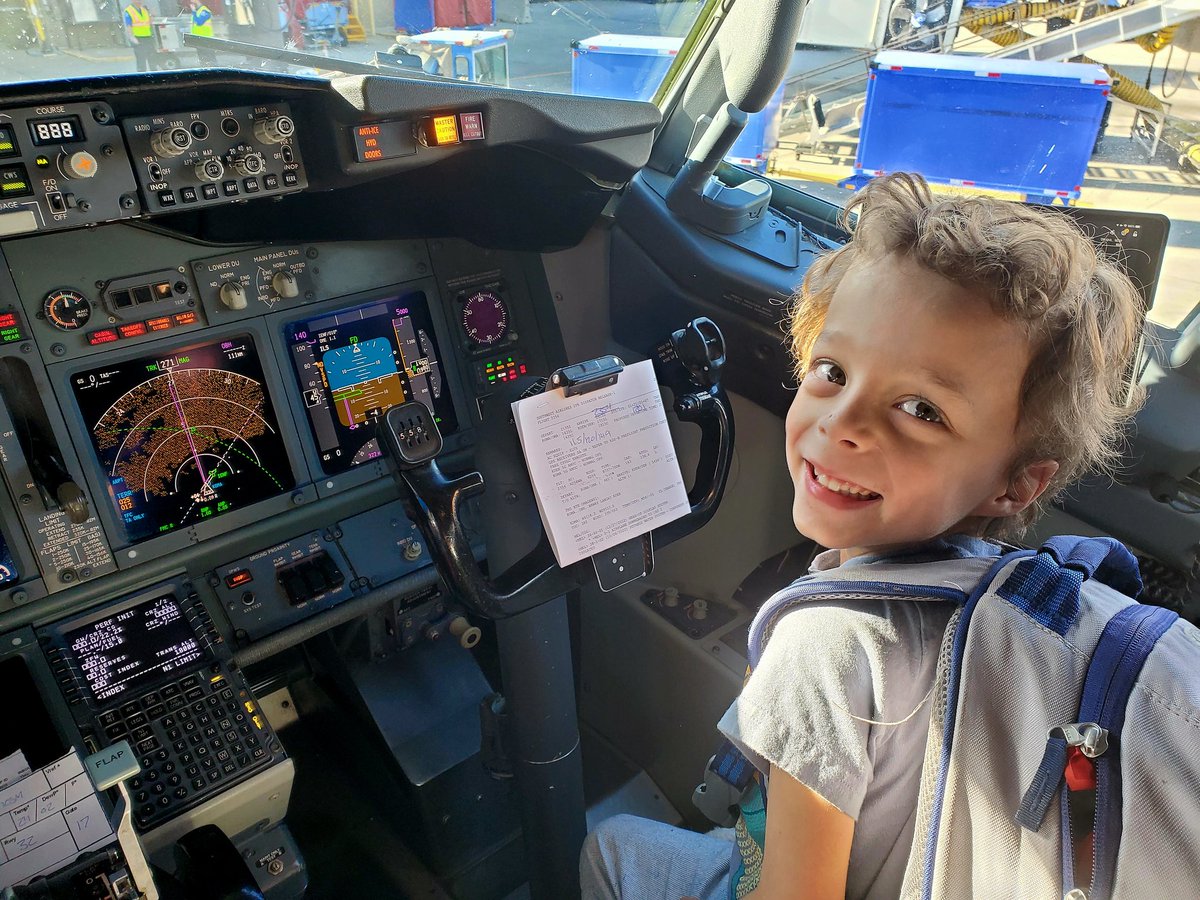 Borch303's tweet photo. @SouthwestAir Shout-out to the flight 2354 (OMA - DEN) crew for letting my kid in the cockpit.  He can't stop talking about!!! https://t.co/AJVrE01Ju0