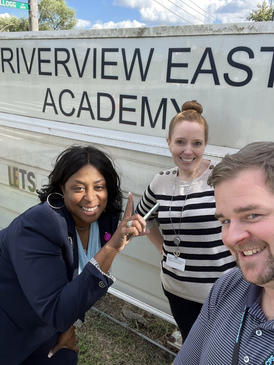 DebraLCrawford's tweet photo. Our librarians &amp; tech teachers showed up &amp; showed out for the #CPSBePresent PD Day! From collaboration across schools to a partnership w/the public library, we took learning to a new level! Thank you for making it possible! @bessleradam @TiffiniGray5 @Psimpson99 @jesshugSTEAM https://t.co/igMMLIjA8y