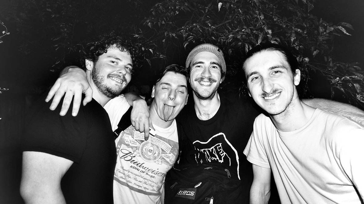 Honey Dagger tweet media