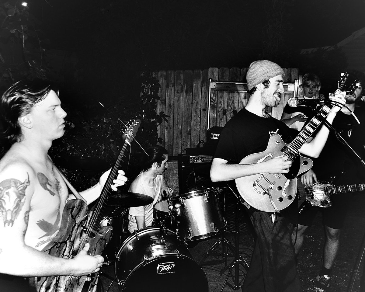 Honey Dagger tweet media