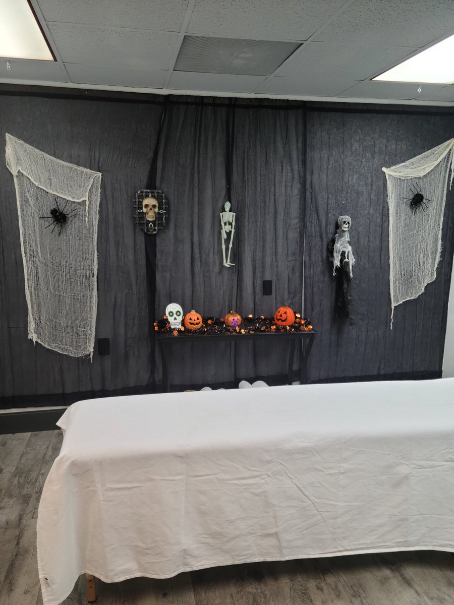 PlanetaryStudi1's tweet photo. We've got a Halloween Themed Room for you to shoot content in. Contact us today to book your studio time. Available to September 30th. https://t.co/HPh6Hfupiw