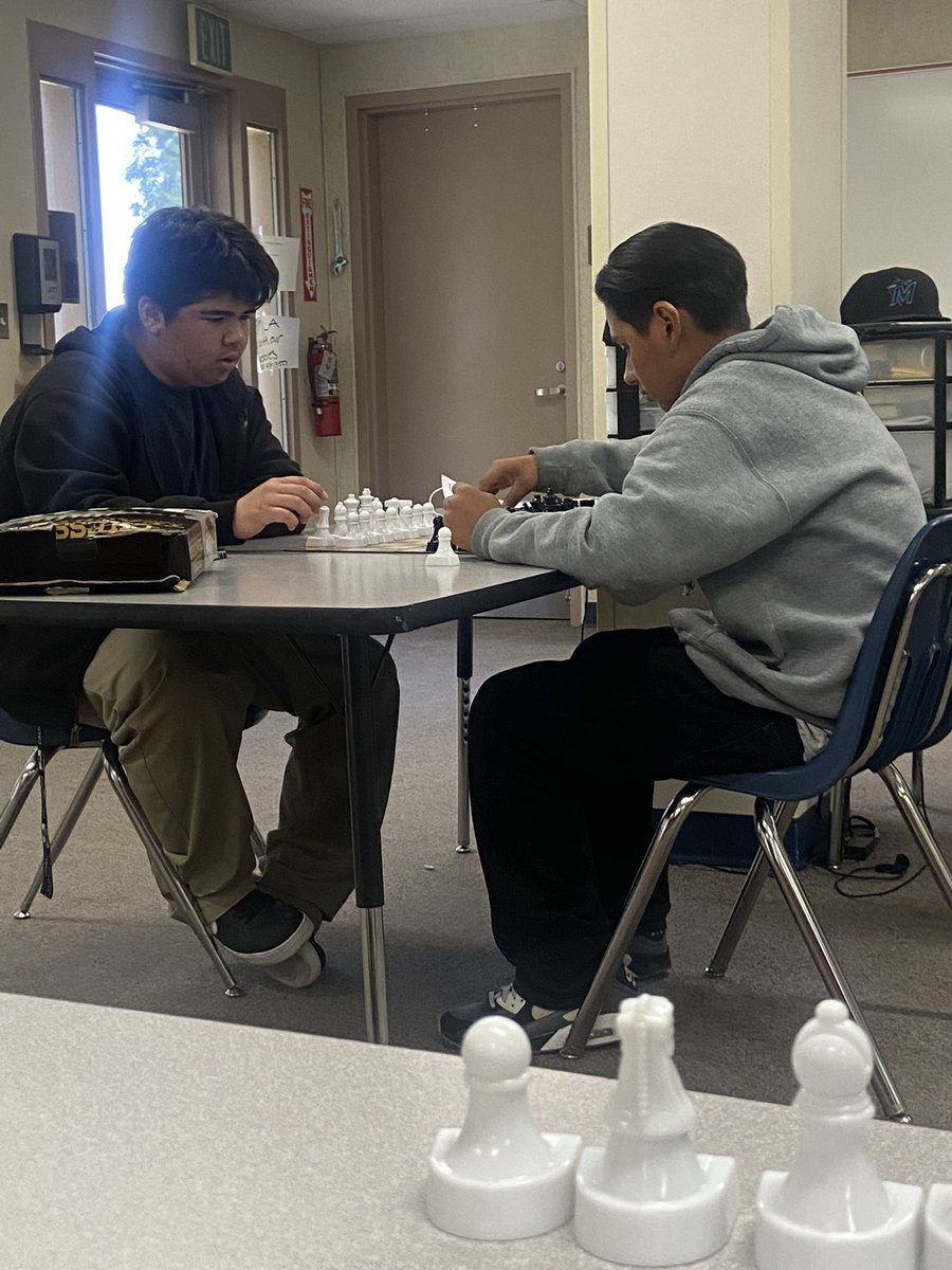 MGoodman2020's tweet photo. Battle for the “Big Chair Chess” tournament! Who is going to win the chair this week! https://t.co/CAWAG5Uehv