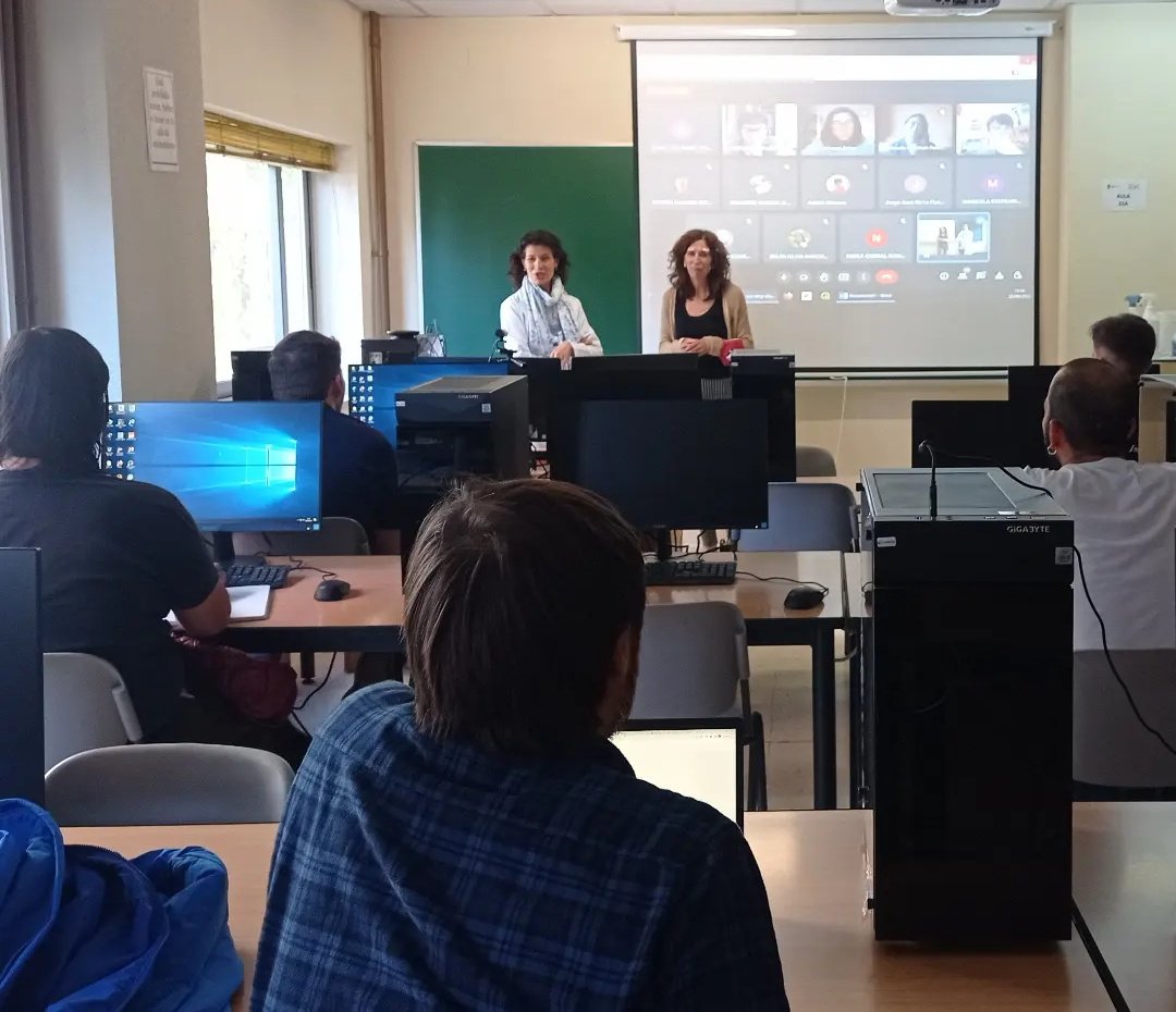 forestalesponfe's tweet photo. 🥳👌Empezamos la 5ª edición del #masterdegeoinformatica para la gestión de recursos naturales @eiaf_ule @unileon_es
En la Jornada de Acogida👇
5 alumnos presenciales
10 en remoto
Plazas completas
8 nacionalidades
🇺🇾🇲🇽🇧🇴🇨🇺🇻🇪🇳🇮🇪🇸🇨🇴
Y hoy clases de #python 😅💪
¡Bienvenidos! https://t.co/1qfUHbpNS2