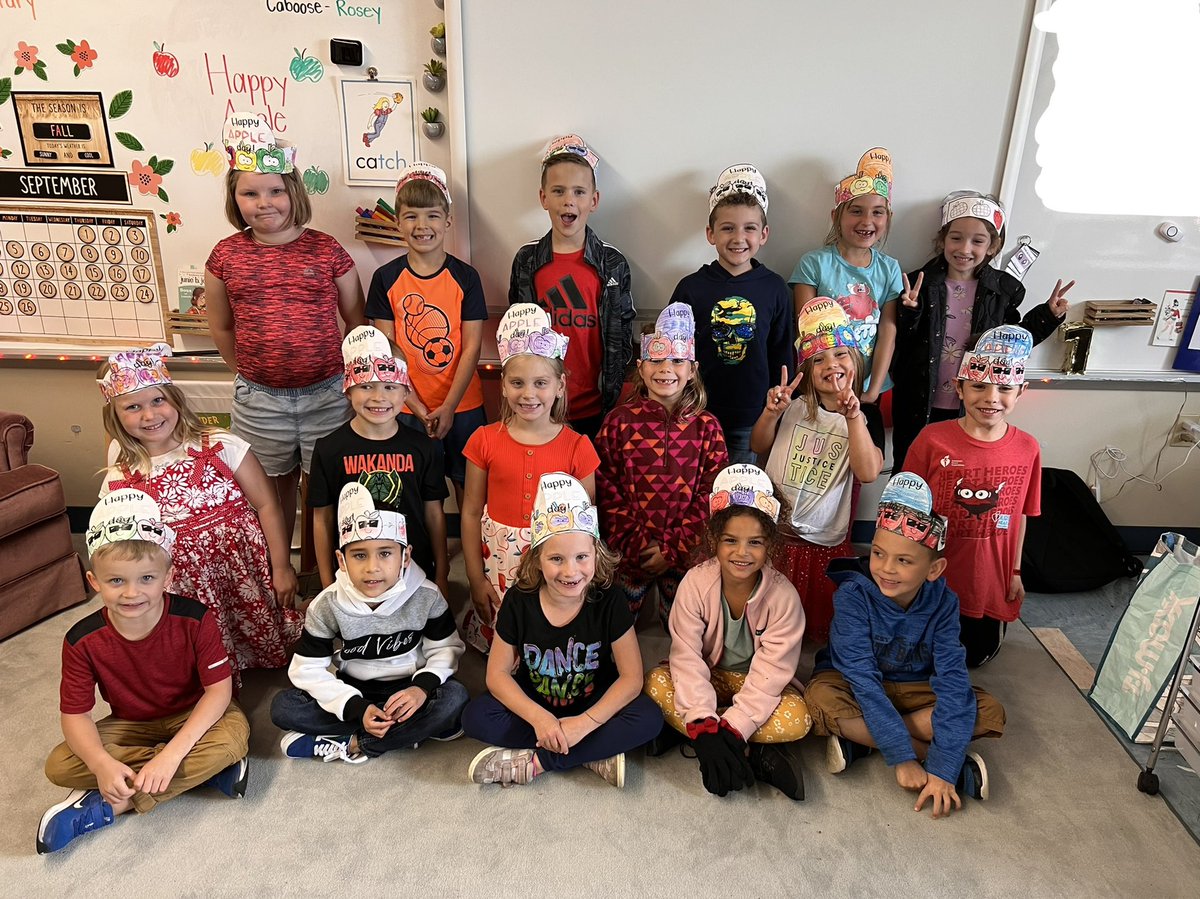 missyingst's tweet photo. Apple Day fun!🍎🍏 https://t.co/8aS5tvKfb4