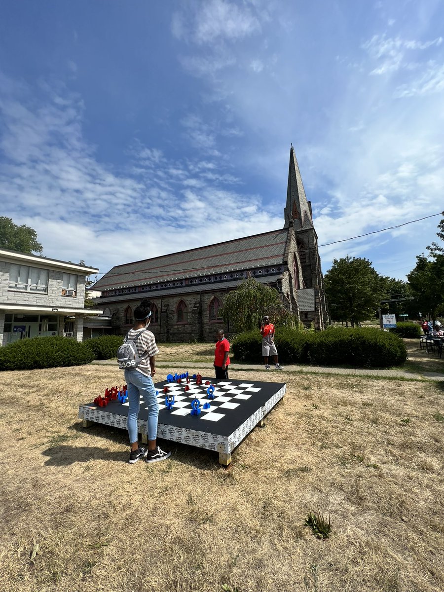 thegoodiedrop's tweet photo. 64 New Freshly Painted Squares Ready For A Queen!

A brand life-size chessboard has just been built outside of St. Paul’s Episcopal Church on Mansion Street in #Poughkeepsie, New York.
#Chess #HudsonValley @cityofpok 

READ THE ARTICLE @ THE GOODIE DROP - https://t.co/25zSmM22xB https://t.co/n37m6QWr1x