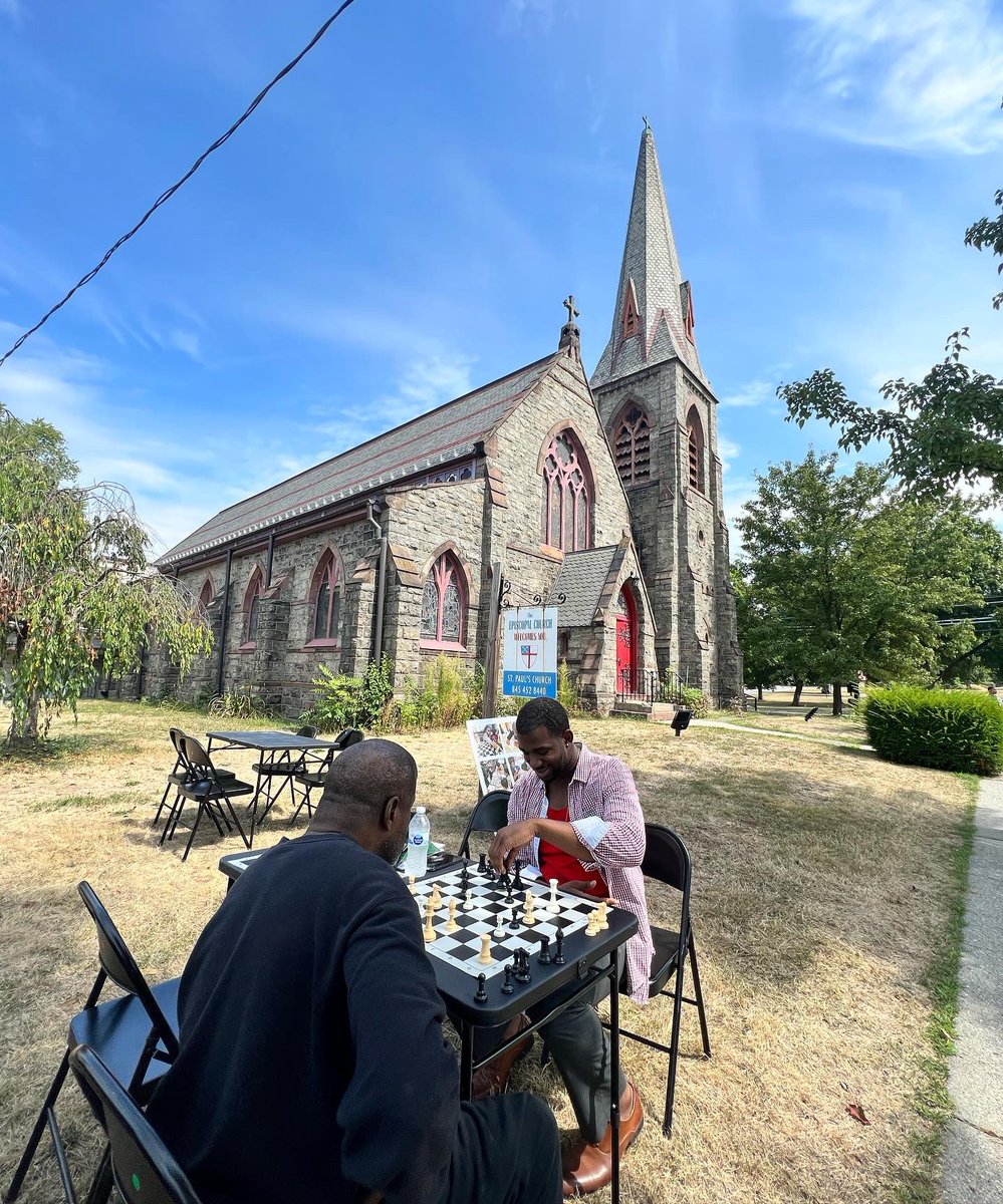 thegoodiedrop's tweet photo. 64 New Freshly Painted Squares Ready For A Queen!

A brand life-size chessboard has just been built outside of St. Paul’s Episcopal Church on Mansion Street in #Poughkeepsie, New York.
#Chess #HudsonValley @cityofpok 

READ THE ARTICLE @ THE GOODIE DROP - https://t.co/25zSmM22xB https://t.co/n37m6QWr1x