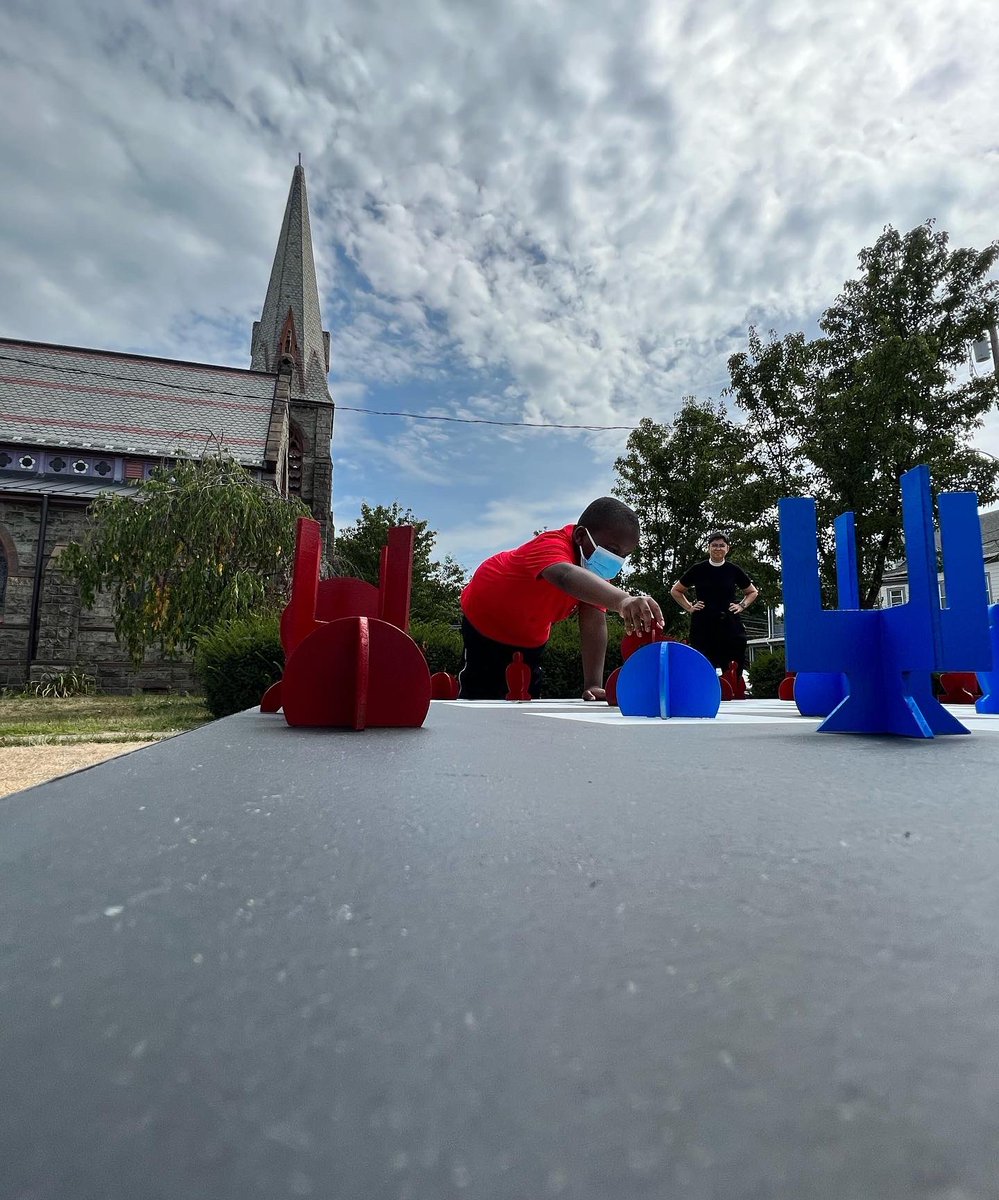 thegoodiedrop's tweet photo. 64 New Freshly Painted Squares Ready For A Queen!

A brand life-size chessboard has just been built outside of St. Paul’s Episcopal Church on Mansion Street in #Poughkeepsie, New York.
#Chess #HudsonValley @cityofpok 

READ THE ARTICLE @ THE GOODIE DROP - https://t.co/25zSmM22xB https://t.co/n37m6QWr1x