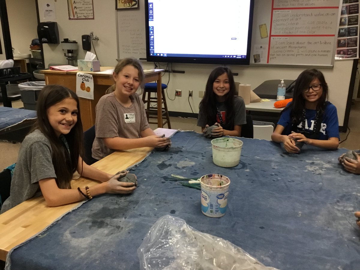 maryannelemmon1's tweet photo. Ceramics Club had it's first meeting of the year. We are making pumpkin luminaries! #CTMSWolfWay https://t.co/qhCW0UWyuf