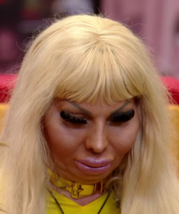 NiceToMatthew's tweet image. - Io che guardo Instagram
- Io che ascolto mia madre dirmi che sto sempre col telefono in 
- Io che torno a guardare Instagram