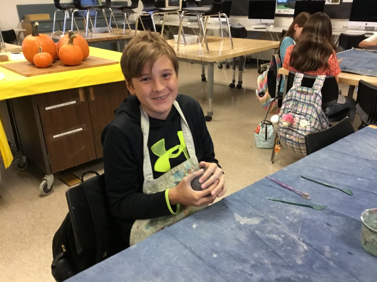 maryannelemmon1's tweet photo. Ceramics Club had it's first meeting of the year. We are making pumpkin luminaries! #CTMSWolfWay https://t.co/qhCW0UWyuf
