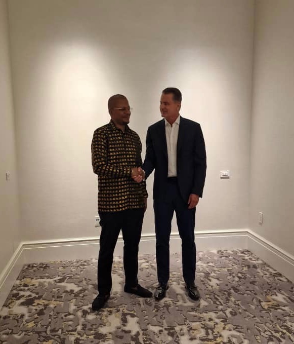 DidierBudimbu's tweet photo. #HoustonAfricaEnergySummit 
Clôture ce Samedi, un entretien avec @JMakamba  Ministre Tanzanien de l'énergie et du pétrole, à propos des solutions de transport dans l’amont et l’aval pétrolier. 
Et la société Swiss Petroleum, désormais soumissionnaire pour nos blocs pétroliers. https://t.co/58aNPACN3J