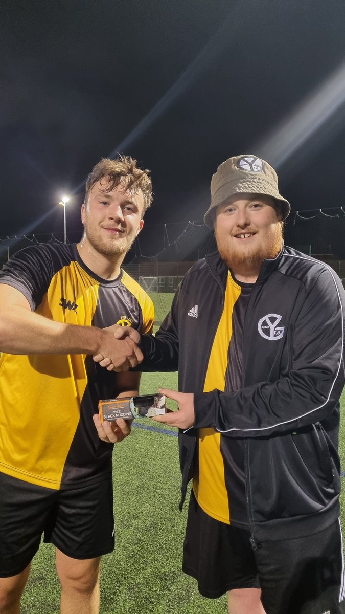 Matchday 11:

7-5 Win v <a href="/YorkshireWFC/">Yorkshire Wanderers FC</a> 

Not best performance ever. 
Another🎄points ont board.

Black Pudding MOTM is Louis Flynn. Some daft goyals.

#HalaYoungGuns ⚫️🟠🦈