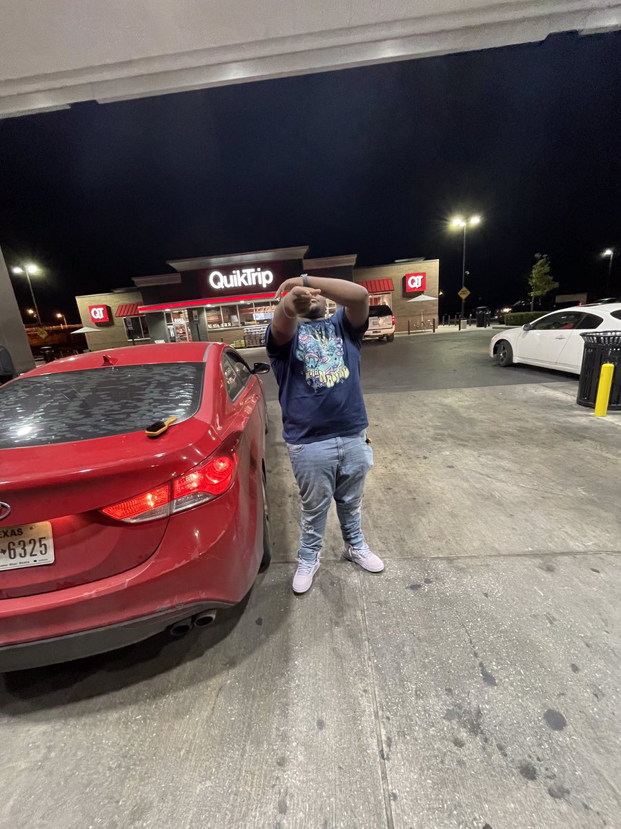 FATMONEYCINCO's tweet photo. HOW TF YOU DISSIN❌ ME🧛🏽 IM SUPPOSE TO BE YA BROTHA 🤦🏾 https://t.co/JqZTORxxEV