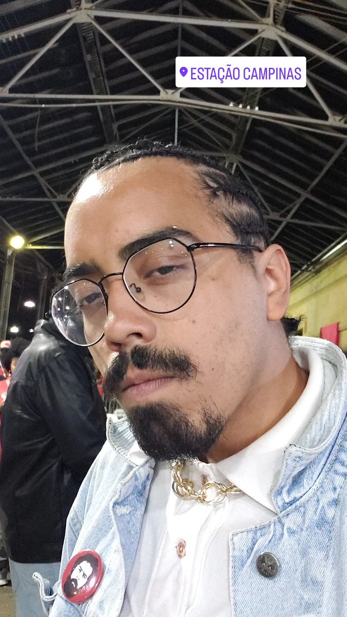 MrKiteF's tweet photo. você daria amor a um jovem fumante? https://t.co/MdU0DQUu77