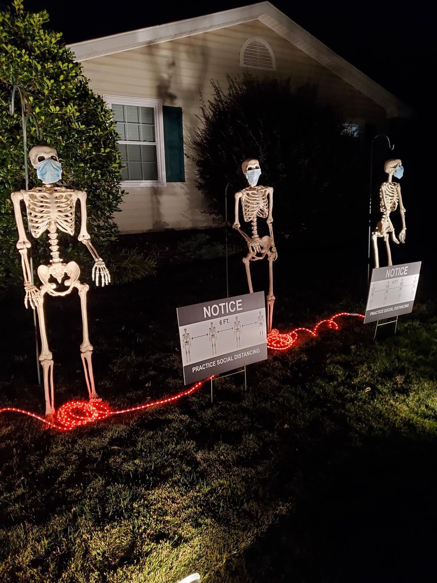 leahhgood's tweet photo. this was their setup in 2020😷
(complete with a candy chute for covid-safe trick or treating) https://t.co/afVlqQ69uW