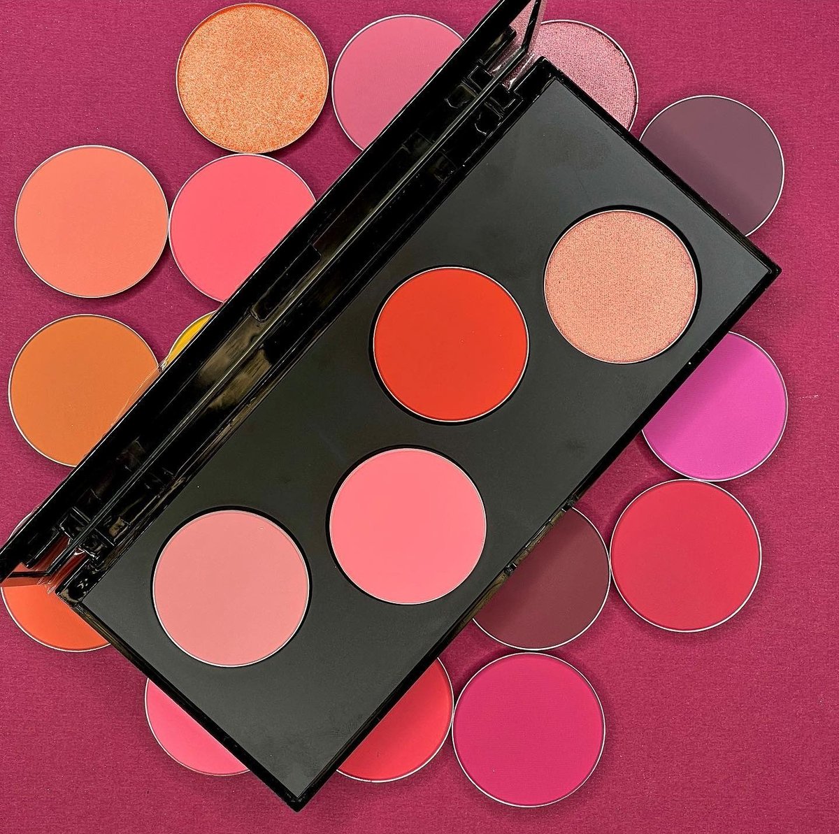 Secrets out! Custom face palettes coming soon! Choose any combination of blushes, bronzers, and highlighters for a palette that works absolutely perfect for YOU!
