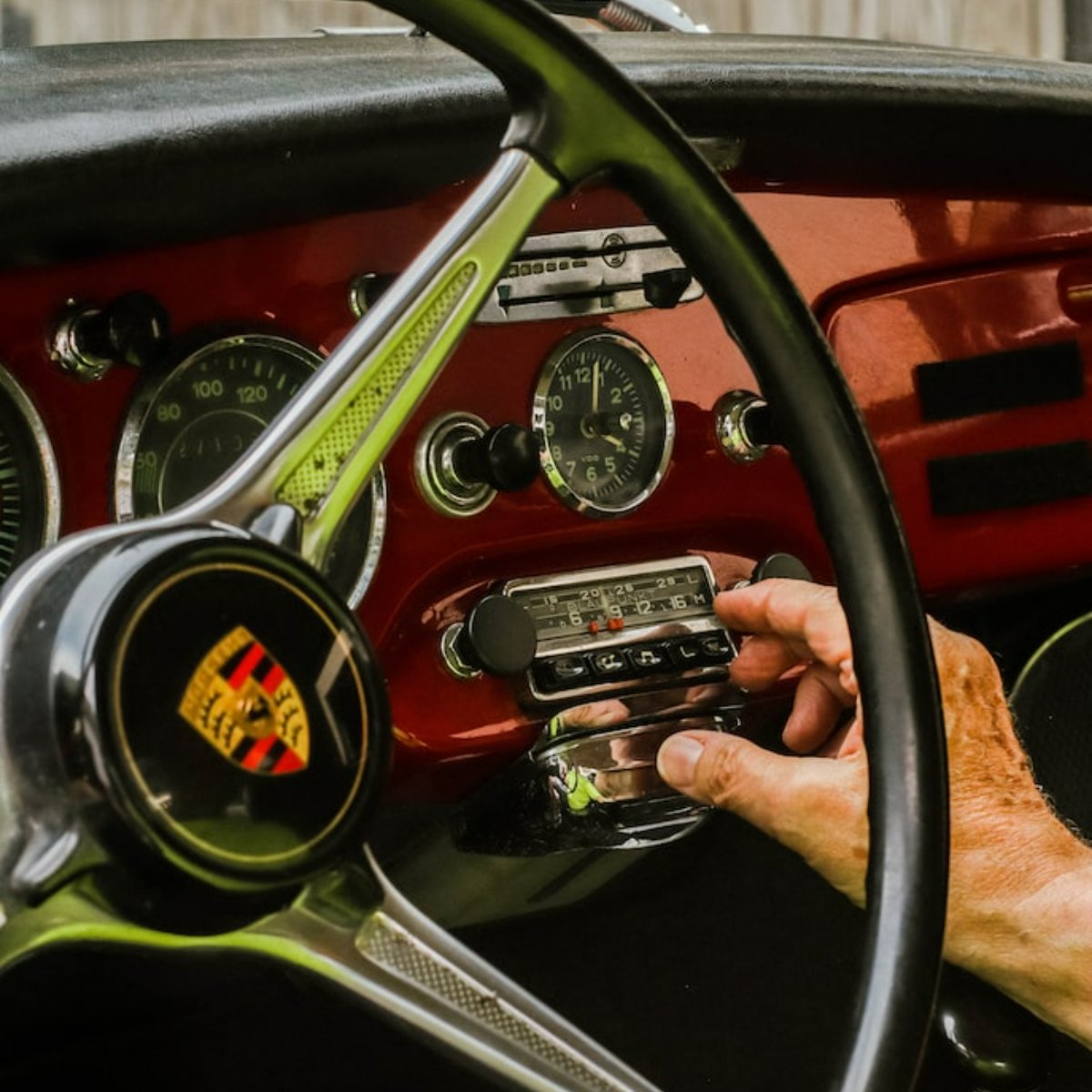 Century_2000's tweet photo. Not to get too controversial, but who should be playing DJ in the car: the driver, the passenger, or everyone? https://t.co/sVEQQB06OE