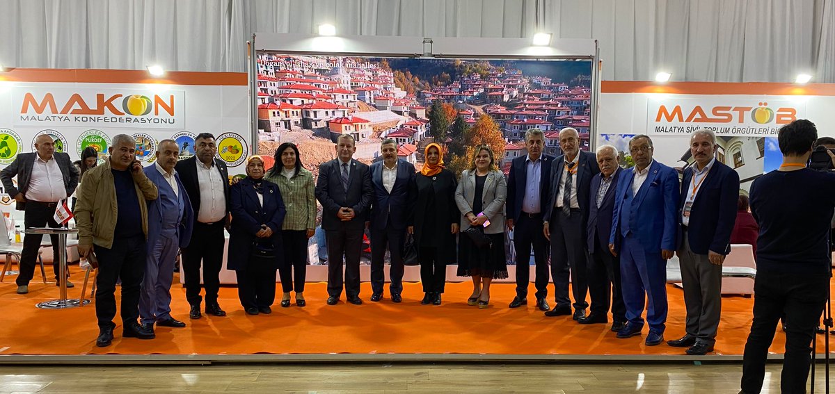 Tumfed34's tweet photo. 22-25 Eylül’de İstanbul’da 5.sini gerçekleştirilen “Arslantepe’den Yeditepe’ye Malatya Günleri”nin açılışını @Tumfed34 davetli olup yönetim kurulu ile katildik.

Açılışın ardından TÜMFED Başkan ve Yönetimi etkinlik alanında Bulunan #MASTÖB ve #MAKON standına ziyarette bulundu. https://t.co/eg66Cx3fJJ