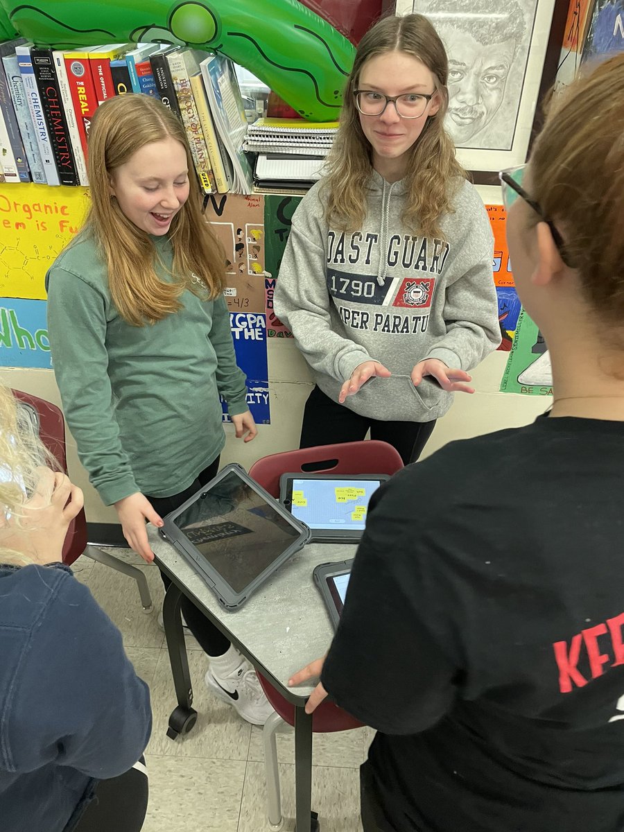 MrPropson's tweet photo. “Things I eat and things I don’t eat”
“I organized by its vibe”

Just a few ways kids classified matter today. New learning and revisions incoming tomorrow! https://t.co/gFdUbVFsBm