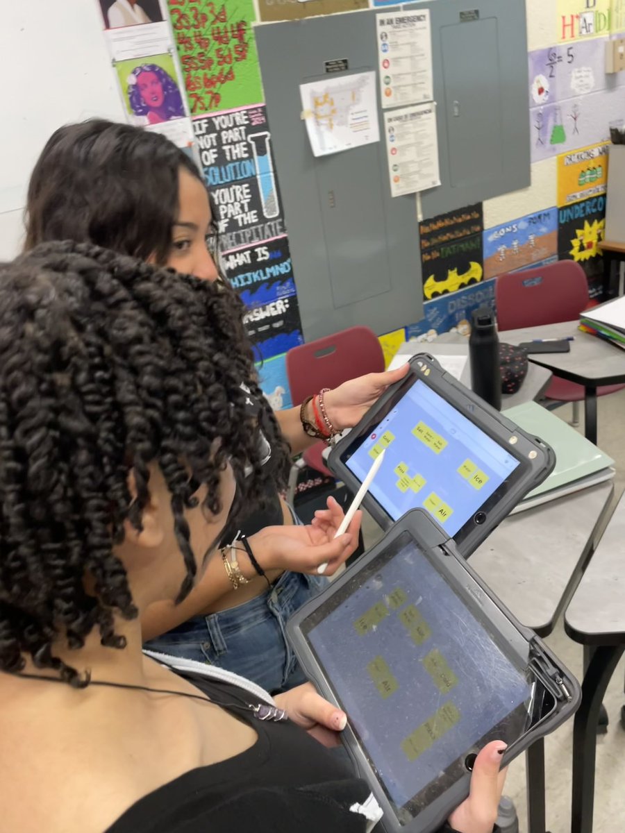 MrPropson's tweet photo. “Things I eat and things I don’t eat”
“I organized by its vibe”

Just a few ways kids classified matter today. New learning and revisions incoming tomorrow! https://t.co/gFdUbVFsBm