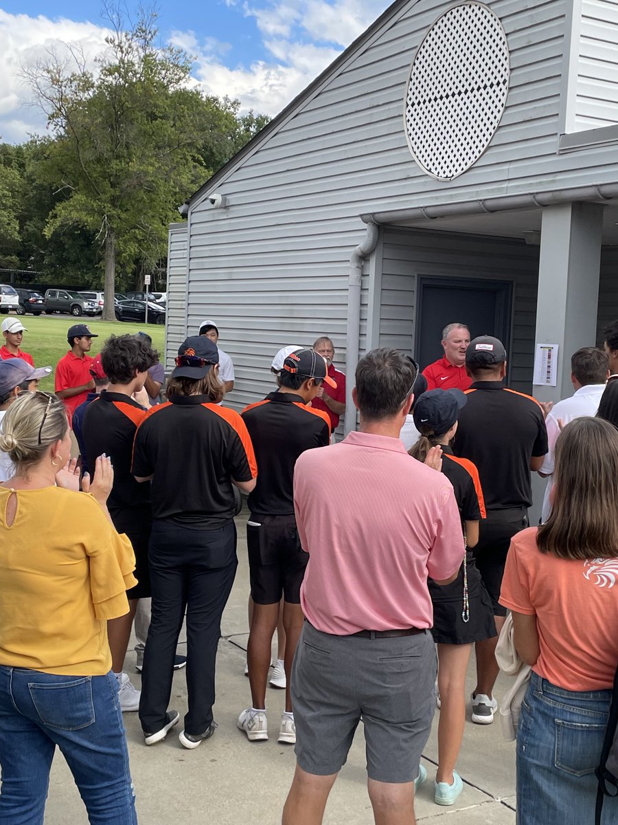 Congratulations to our Golf Hawks on advancing to the Occoquan Region Championships next week.  Oh BTW Alexander Francisco is your National District Champion!
HAWK PRIDE!
⁦@FCPSHayfieldSS⁩ 
⁦<a href="/hayfieldATC/">Hayfield Athletic Training</a>⁩ 
⁦@Hawks_ABC16⁩
⁦<a href="/FCPSR3/">FCPS Region 3</a>⁩ 
⁦<a href="/HayfieldSGA/">Hayfield SGA</a>⁩