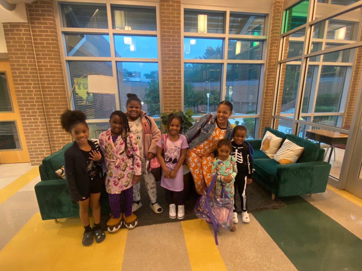 MsLFrazier's tweet photo. We didn’t hit snooze because we were excited about Attendance Awareness Spirit Week! We were so comfy in our “Don’t hit snooze, come to school” PJ’s. @APSBoydES @AP_Fagan @PrincipalK_APS @apssocialworker https://t.co/8mCXsw5BlK
