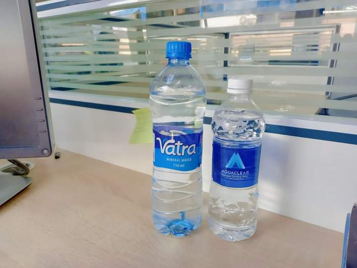 Gideonleo92's tweet photo. The genius of branding &amp; Marketing: A colorless, &amp; tasteless liquid that taste the same no matter what brand you get .. https://t.co/D9MK5dPWlJ