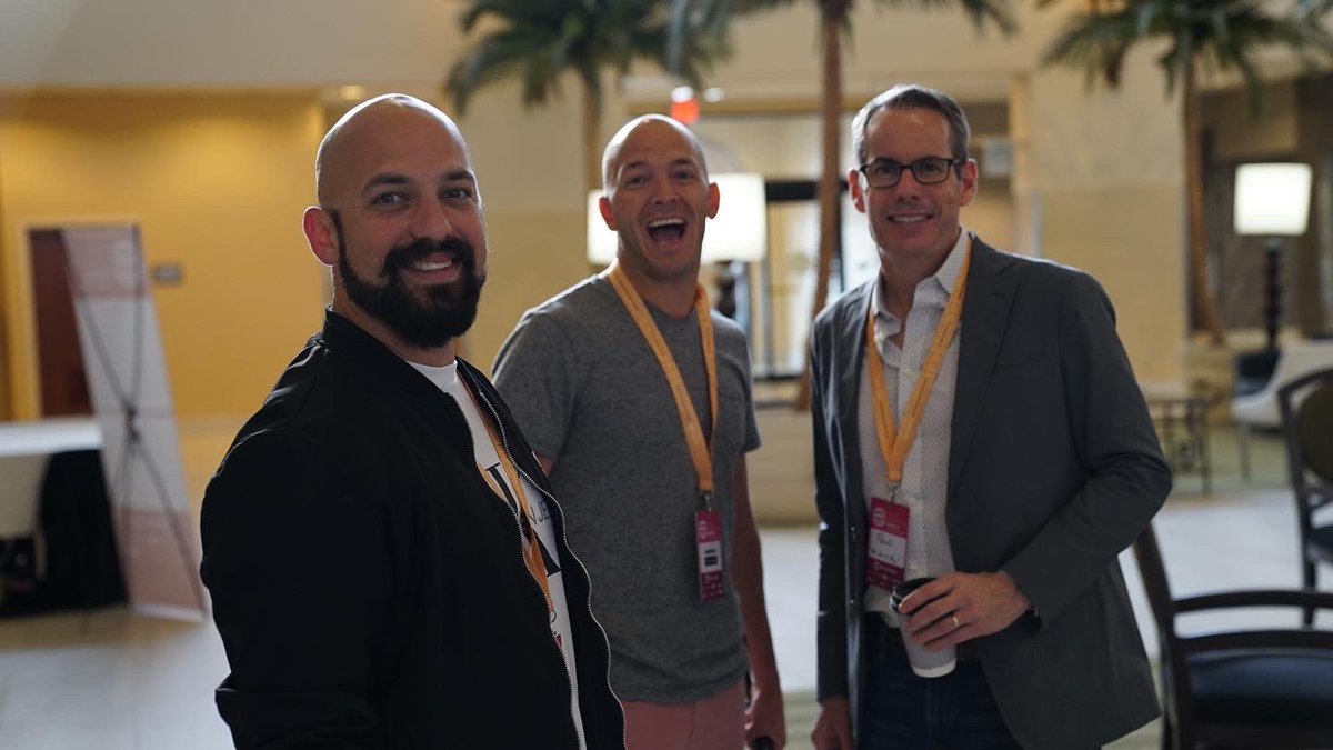 VMWCon's tweet photo. Are you feeling stuck and need some help to get your creative juices flowing?One guest stated, “Whatever it is you’re doing, you can do it better with the help of a Video Marketing World Conference!”. Register today for the 2022 VMW Conference @ the link in our bio! https://t.co/UfyZF9GPZO