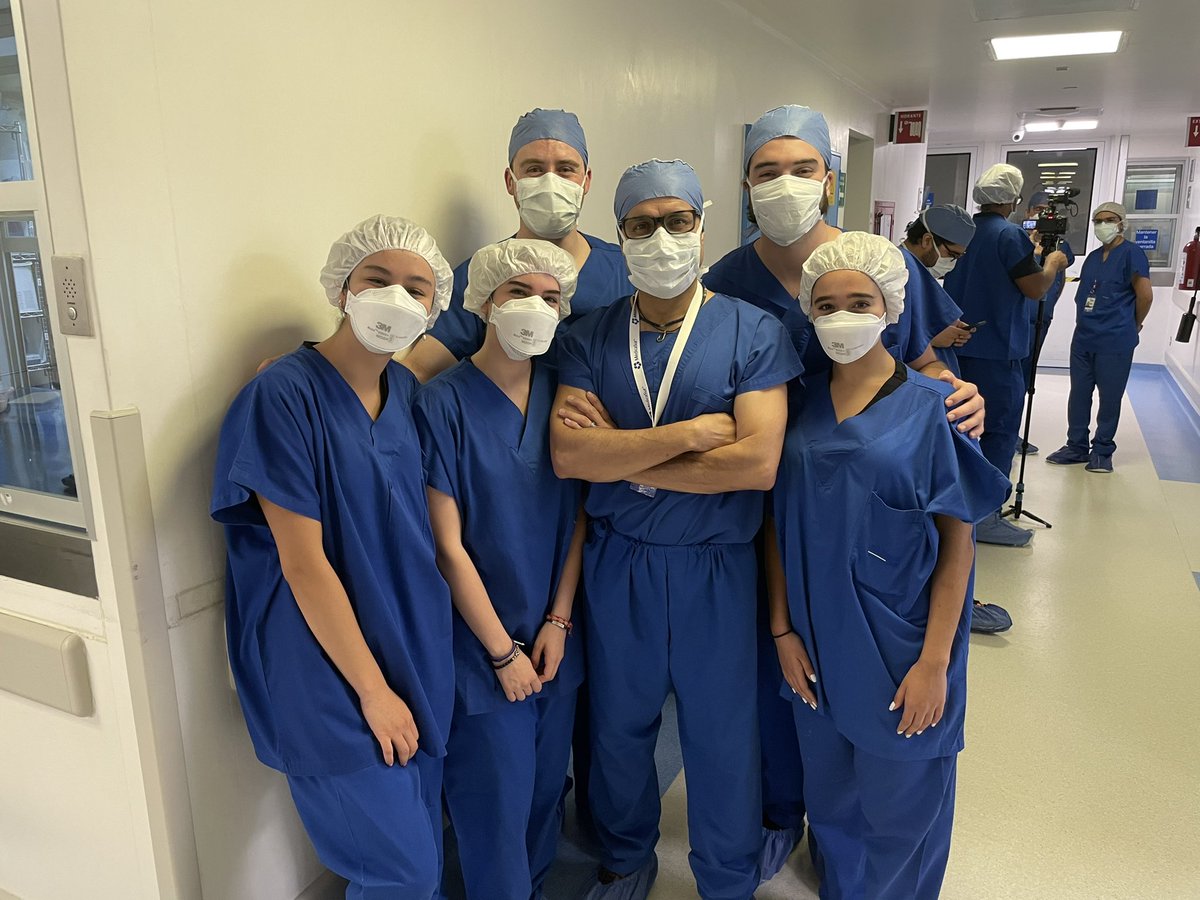 erikgardnerh's tweet image. An absolute pleasure and honor meeting @DoctorQMd and his team during @missionbrainorg neurosurgeries at @medicasur 🇲🇽 Un verdadero placer y honor conocer a @DoctorQMd y su equipo en las neurocirugías de @missionbrainorg en @medicasur #missionbrain #neurosurgery #MedTwitter