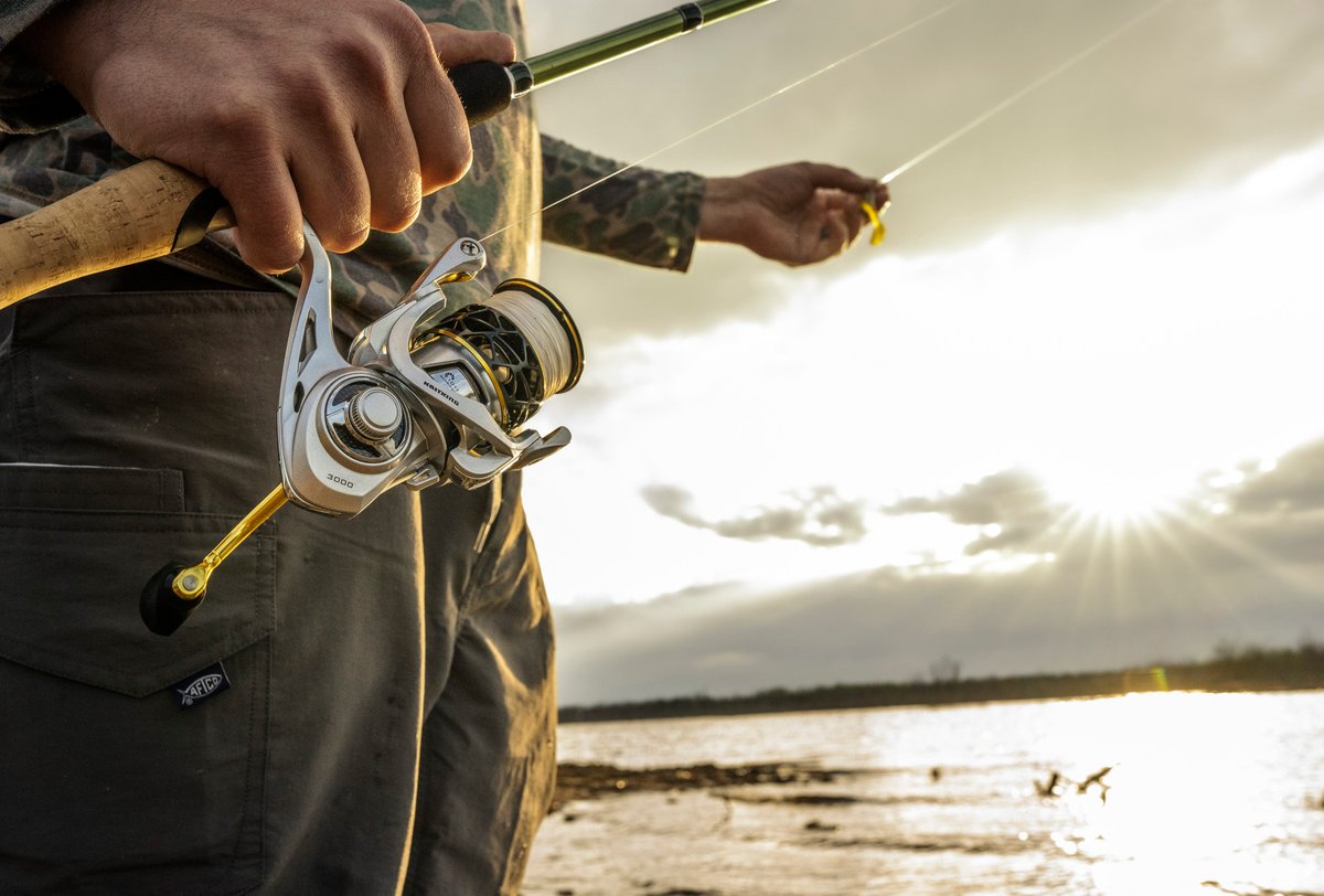KastKingUSA's tweet photo. Set your sights higher than your eyes can see.
#fishing #kastking #fishstrong #fishinggear #fishingreel #kastkingcommunity #instafish #fishinglife #fishingdaily #angler #sunset #outdoors #nature https://t.co/cCgsQsVVEp