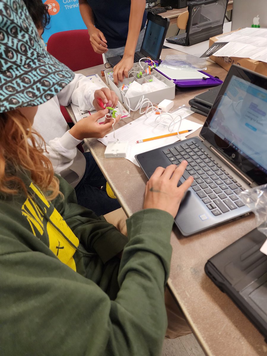 MrMaxwell1999's tweet photo. #coding #ComputerScience #STEAM #catamountsdream #wearemarshall #MMAFA #HISD #Houston #HoustonISD #CatamountzNation #Texas #HxTX #8thgrade #7thgrade #Sphero #coding @Sphero @SpheroEdu @dpvils @Todd_Rigney https://t.co/DzWdftEYE4