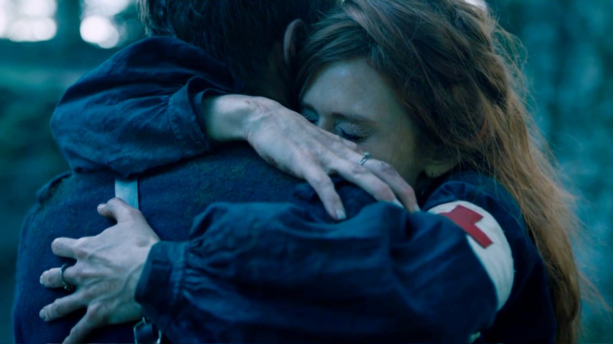 diariesmorgadec's tweet photo. D'accord c'est si mignon, mais faut qu'elle lui dise que c'est sa mère, parce que votre pote il est en train de tomber amoureux 😭 #lescombattantes https://t.co/Dw23aKML82