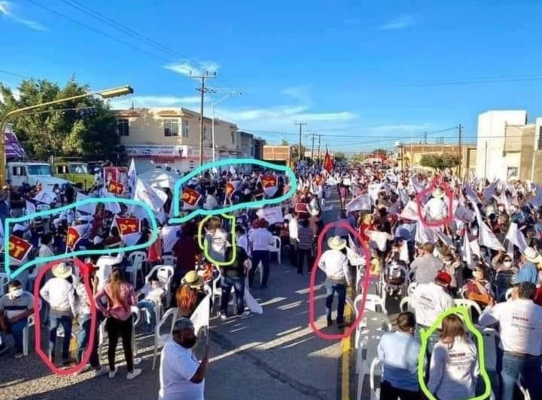 LaEnredadaCo's tweet photo. Miren como la gente se multiplica, como Jesús multiplicó los peces y los panes, los uribistas dan pesar, deberá dan pesar #YoNoParoYoProduzco
#TodosALaCalle26S https://t.co/a0ElGOX9po